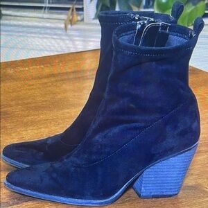 Elegant Black Ankle Boots